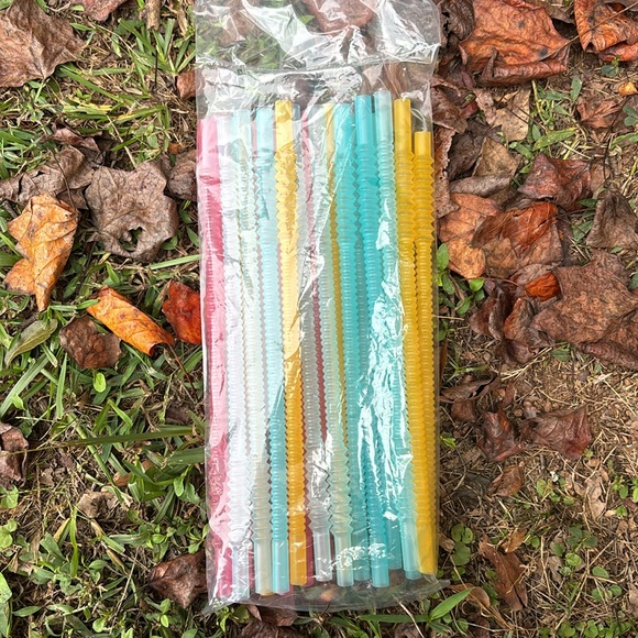 TUPPERWARE STRAWS (1 BAG OF 20 STRAWS) - Picture 4 of 10